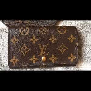 Auth used Louis Vuitton small wallet